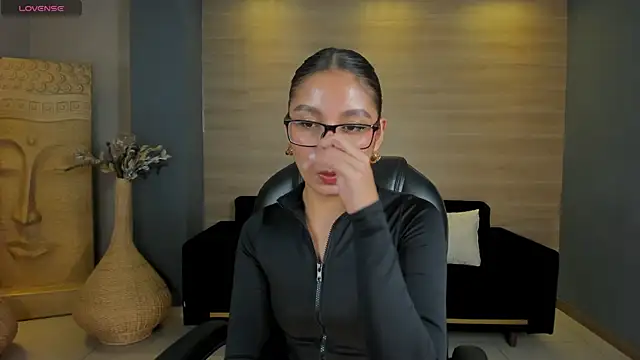 Snapshot of NinaBlum chatting on November 12, 2025, 3:21 am NinaBlum online show from November 12, 2025, 3:21 am