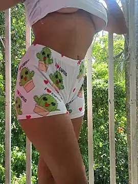 Snapshot of Yuli_arabic chatting on March 15, 2026, 2:13 pm Yuli arabic online show from March 15, 2026, 2:13 pm