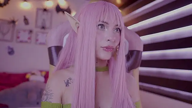 Rebecah 1 online show from October 9, 2025, 3:56 pm