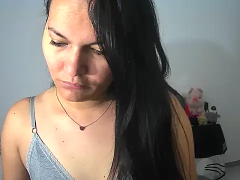 dulvolkova online show from November 5, 2025, 8:06 am