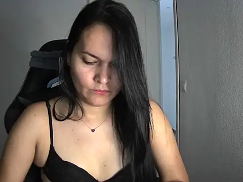 dulvolkova online show from October 14, 2025, 7:53 am