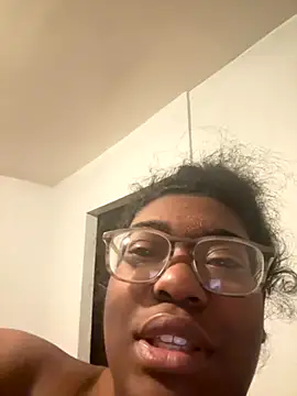 Snapshot of bunbun420247 chatting on November 4, 2025, 3:43 am bunbun420247 online show from November 4, 2025, 3:43 am