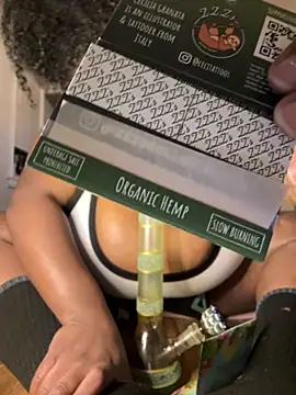 Snapshot of bunbun420247 chatting on October 12, 2025, 1:51 am bunbun420247 online show from October 12, 2025, 1:51 am