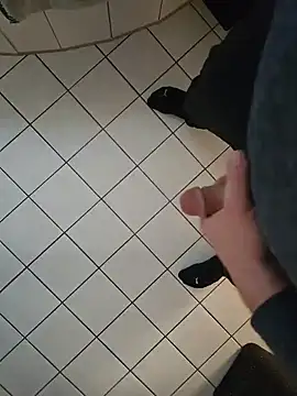 Snapshot of ctocum35 chatting on November 5, 2025, 3:15 pm ctocum35 online show from November 5, 2025, 3:15 pm