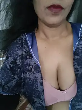 Deepa Sharma143 online show from May 27, 2026, 1:57 am