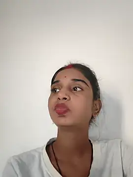 Snapshot of Hot-Soniya2 chatting on November 6, 2025, 10:08 am Hot-Soniya2 online show from November 6, 2025, 10:08 am