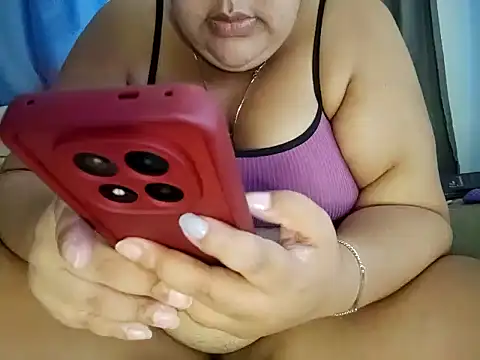 Snapshot of xlatinastar chatting on April 19, 2026, 4:41 pm xlatinastar online show from April 19, 2026, 4:41 pm