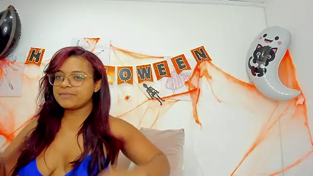 Snapshot of Hill_Brownie chatting on October 29, 2025, 12:59 pm Hill Brownie online show from October 29, 2025, 12:59 pm