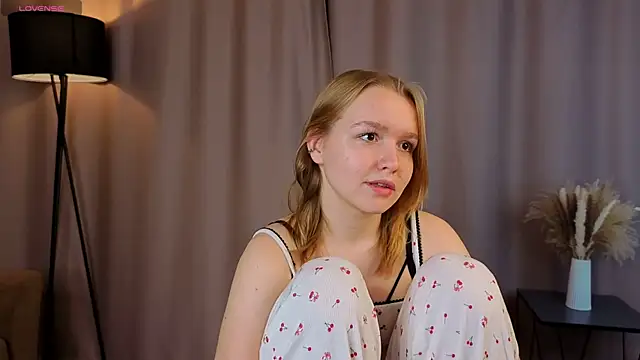 Snapshot of VinnieSerrano chatting on October 20, 2025, 2:06 pm VinnieSerrano online show from October 20, 2025, 2:06 pm