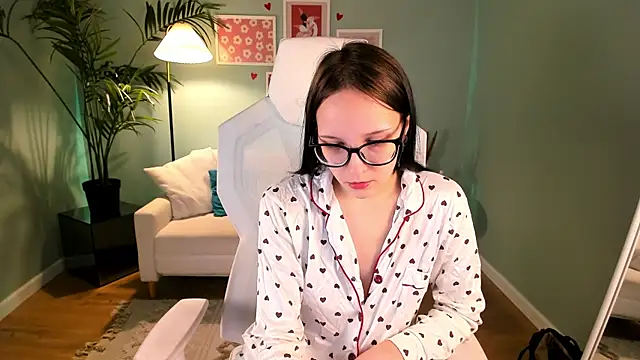 Snapshot of Night___Siren chatting on September 14, 2025, 12:49 pm Night Siren online show from September 14, 2025, 12:49 pm