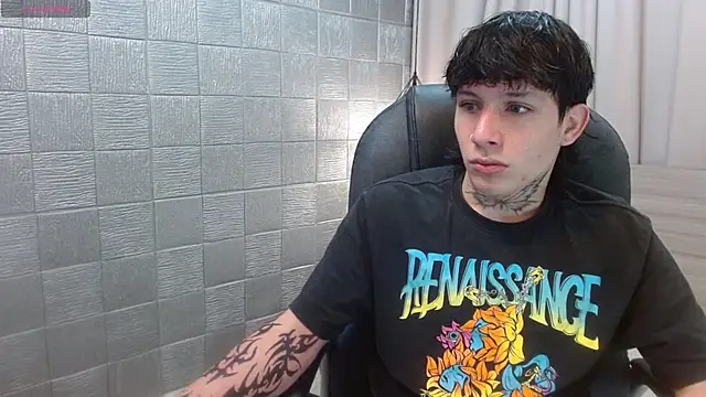 Snapshot of Iantwink18 chatting on November 19, 2025, 3:06 am Iantwink18 online show from November 19, 2025, 3:06 am