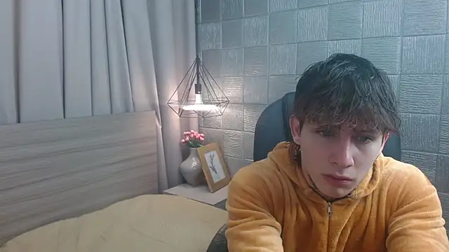 Iantwink18 online show from September 11, 2025, 4:23 am