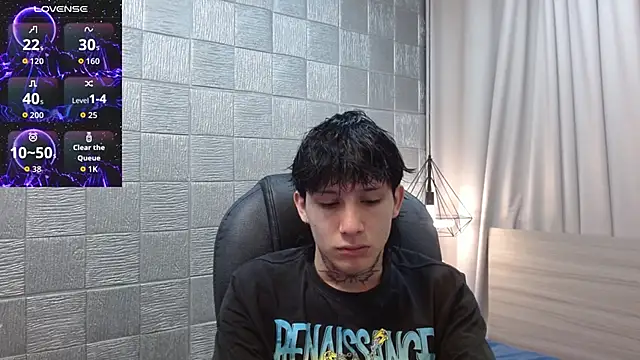 Snapshot of Iantwink18 chatting on November 5, 2025, 8:34 pm Iantwink18 online show from November 5, 2025, 8:34 pm