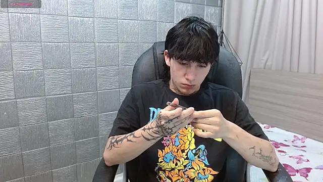 Iantwink18 online show from December 1, 2025, 2:23 am