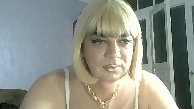 Snapshot of NiraFrost chatting on October 19, 2025, 5:48 pm NiraFrost online show from October 19, 2025, 5:48 pm