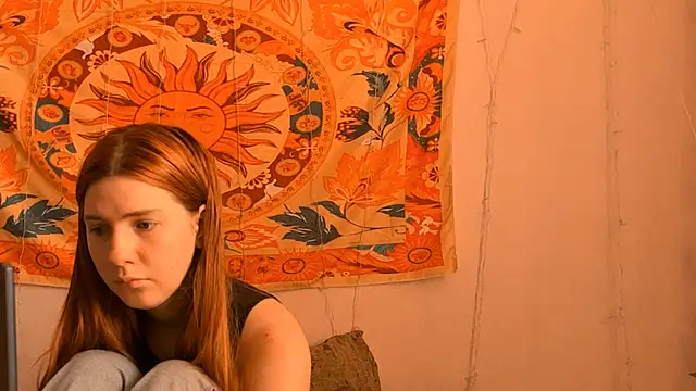 Snapshot of AliceCUNTach chatting on June 5, 2026, 6:52 am AliceCUNTach online show from June 5, 2026, 6:52 am