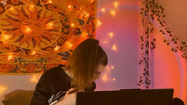 AliceCUNTach online show from February 13, 2026, 5:07 am