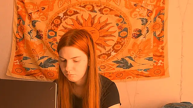 Snapshot of AliceCUNTach chatting on June 18, 2026, 5:06 am AliceCUNTach online show from June 18, 2026, 5:06 am