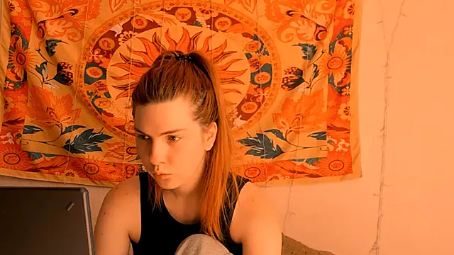 Snapshot of AliceCUNTach chatting on June 12, 2026, 5:05 am AliceCUNTach online show from June 12, 2026, 5:05 am