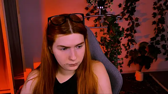 Snapshot of AliceCUNTach chatting on August 5, 2026, 5:12 am AliceCUNTach online show from August 5, 2026, 5:12 am