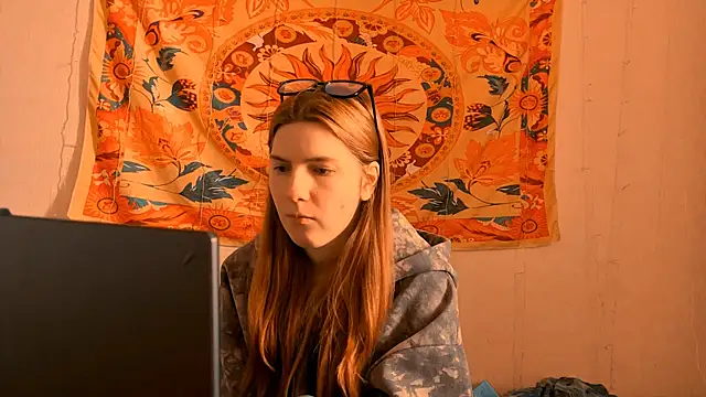 AliceCUNTach online show from April 24, 2026, 5:09 am