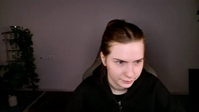 Snapshot of AliceCUNTach chatting on December 5, 2025, 5:17 am AliceCUNTach online show from December 5, 2025, 5:17 am