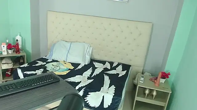salome aguilar online show from September 27, 2025, 12:33 pm