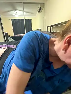 aussiepeaches online show from November 12, 2025, 2:10 pm