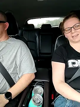 aussiepeaches online show from November 16, 2025, 7:02 am