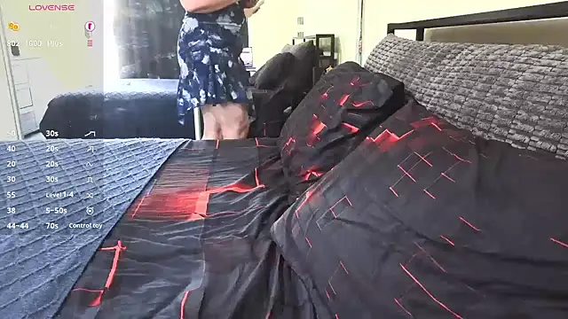 aussiepeaches online show from October 29, 2025, 1:26 am