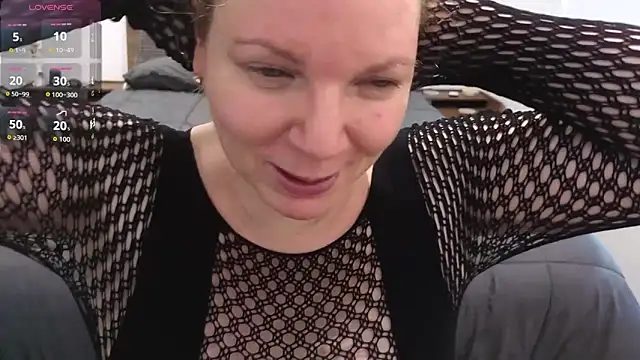 aussiepeaches online show from April 29, 2026, 2:38 am