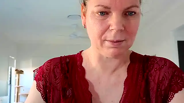Snapshot of aussiepeaches chatting on July 9, 2026, 12:33 am aussiepeaches online show from July 9, 2026, 12:33 am