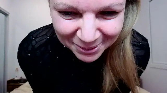 Snapshot of aussiepeaches chatting on June 20, 2026, 11:59 am aussiepeaches online show from June 20, 2026, 11:59 am