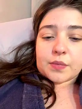 Floravip online show from November 12, 2025, 10:35 pm