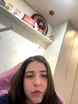 Floravip online show from November 10, 2025, 11:32 pm