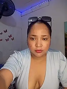 Snapshot of Angelly_ricura chatting on April 6, 2026, 6:42 pm Angelly ricura online show from April 6, 2026, 6:42 pm