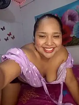 Snapshot of Angelly_ricura chatting on April 2, 2026, 5:25 am Angelly ricura online show from April 2, 2026, 5:25 am