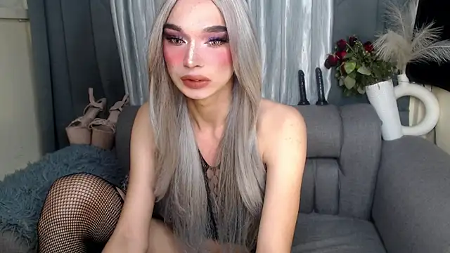 Snapshot of MISTRESSMonica_xxx chatting on October 13, 2025, 8:43 pm MISTRESSMonica xxx online show from October 13, 2025, 8:43 pm