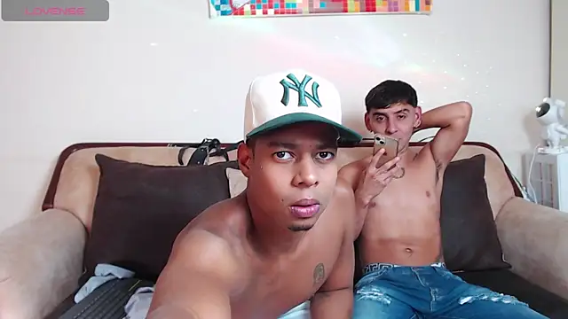 Snapshot of SpicyBoys_X chatting on April 12, 2026, 10:13 pm SpicyBoys X online show from April 12, 2026, 10:13 pm