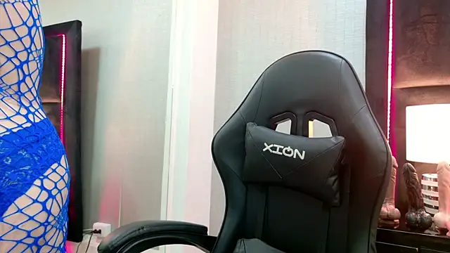 Snapshot of Sweet_Lucianaa chatting on November 6, 2025, 8:35 pm Sweet Lucianaa online show from November 6, 2025, 8:35 pm