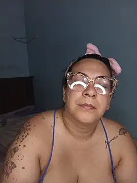 gitanadeluxe online show from September 29, 2025, 2:18 am