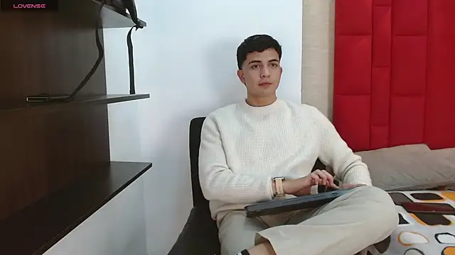 Snapshot of Cady_Hot chatting on November 6, 2025, 7:51 pm Cady Hot online show from November 6, 2025, 7:51 pm