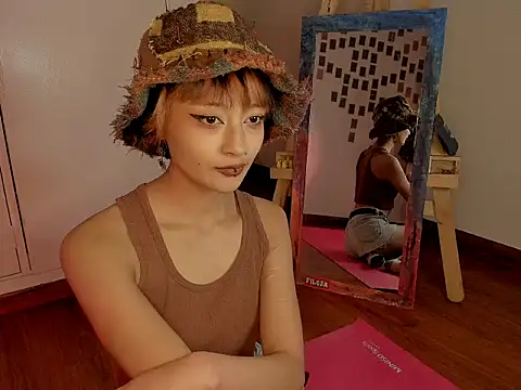 Snapshot of Kleo_X chatting on October 2, 2025, 2:26 am Kleo X online show from October 2, 2025, 2:26 am