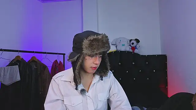 Vamps Lovers online show from September 13, 2025, 12:38 pm