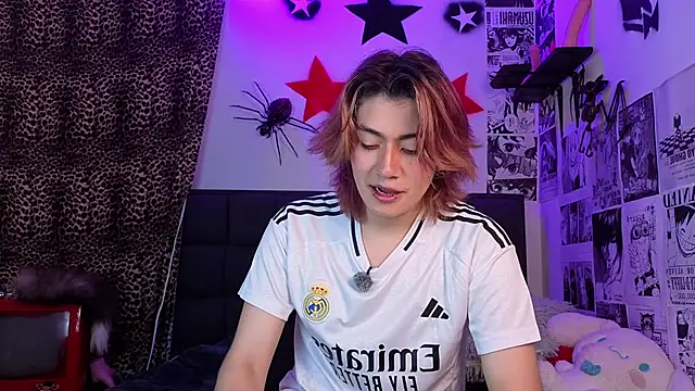 Vamps Lovers online show from November 29, 2025, 4:18 pm