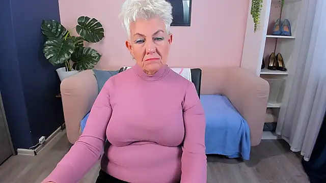 HotandMature online show from October 17, 2025, 8:39 am