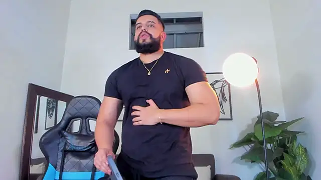 Justin kingX7 online show from May 5, 2026, 4:59 am