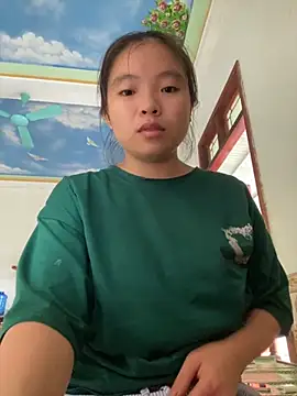 viluna online show from October 11, 2025, 1:28 am