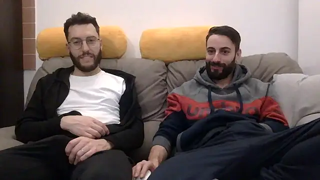 Amicisegreti online show from March 12, 2026, 8:13 pm