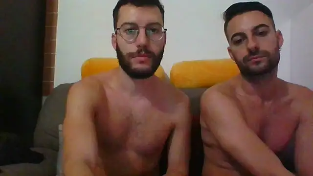 Amicisegreti online show from October 18, 2025, 4:58 am